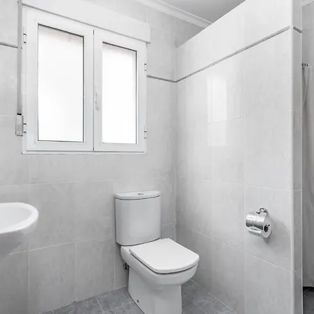 Villa Charming 4-bed In *